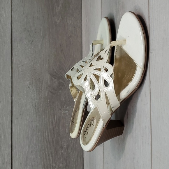 Euro By Sofft Womens Maya Comfort Leather Heels Sandals shoes sz 8M - Picture 2 of 14